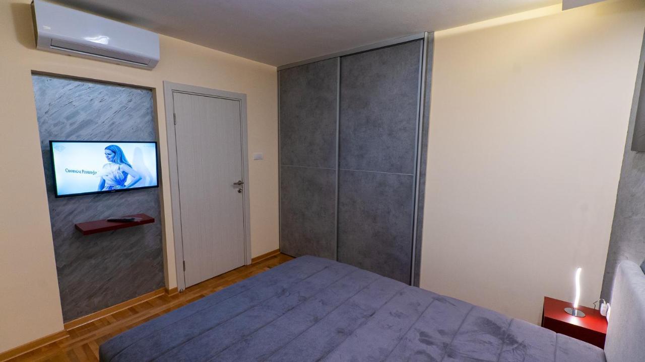 Burgundy Apartament